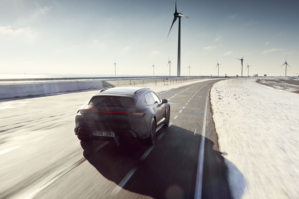 Porsche Taycan Cross Turismo